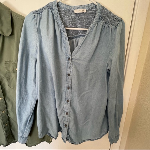 Bundle of maternity shirts and strechable jeans pants - Picture 4 of 11